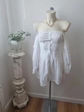 Robe blanche crochet épaules