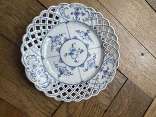 Porcelain openwork plate of