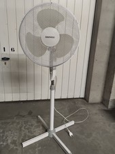 Ventilateur sur pied