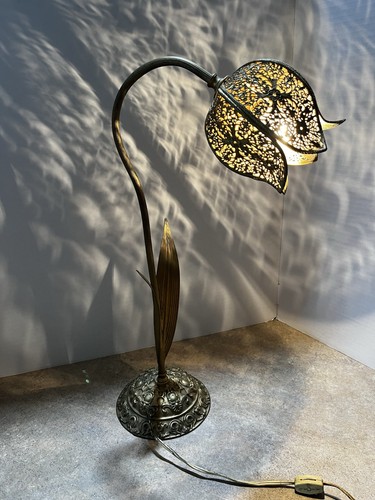 Vintage tulip flower - flower, filigree