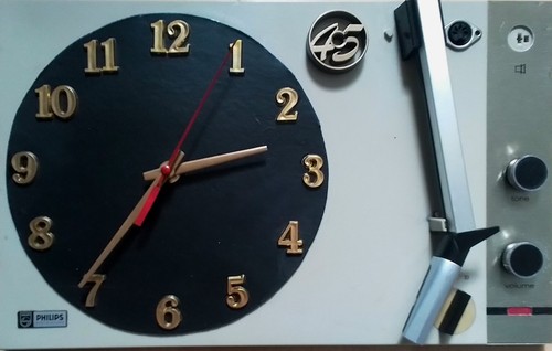 Horloge sur tourne disque - sur, tourne-disque
