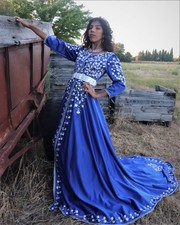 caftan marocain finement broder a la main idéal pour mariée 