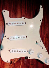 Pickguard FENDER STRATOCASTER AMERICAN standard 2008 plaque complète avec micros