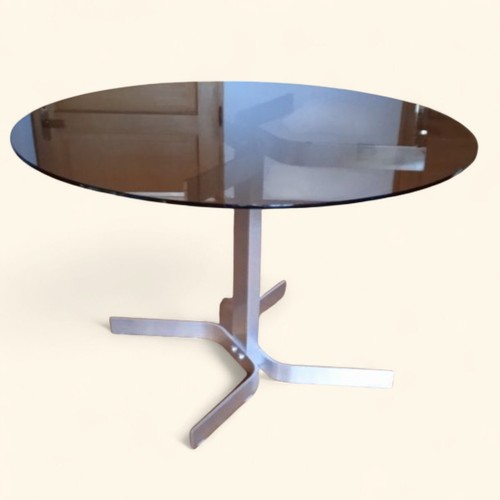 Large circular table - circular, in