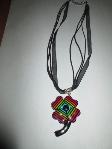 Collier pendentif trèfle - collier,