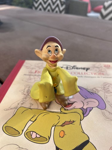 Disney figure simple snow - disney,