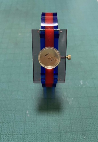 Gucci analog watch - gucci,