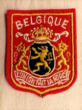 Écusson BELGIQUE en feutrine brodée - hauteur 6,4 cm