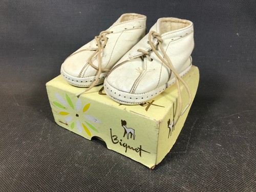 Paire chaussures poupée - de, de