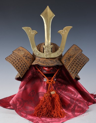 Ancien casque japonais