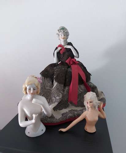 Anciennes demi figurine - anciennes, en