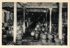 Old postcard AK wines in cellar for harvest Maison Vve Clicquot-Ponsardin (743172)