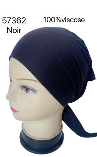 Casquette sous écharpe