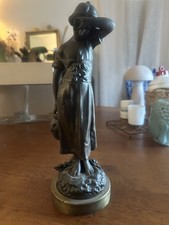 statuette bronze Signé