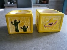 LOT DE 2 PETITS CACHE POTS EN PLATRE - Dimensions 11 x 11 x 9 cm