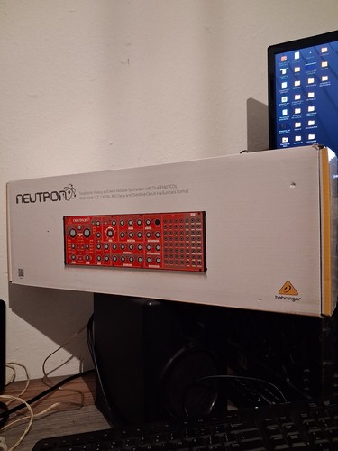 Behringer synthesizer neutron - behringer,