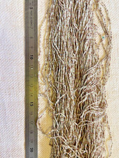 Rare. Ancien écheveau de micro perles de rocaille blanc et rose métallisé. lot 9