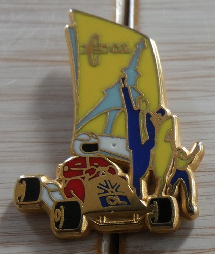 Rare beau pin - rare, karting