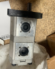 3A231-82200 3A231-82203 Hydraulic Pump for Kubota M4900DT M5700 M5700DT