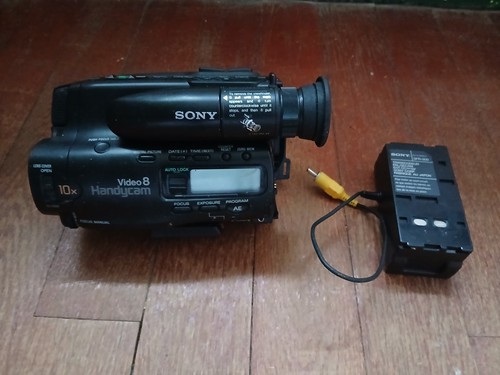 Caméscope sony ccd - tr305e, et