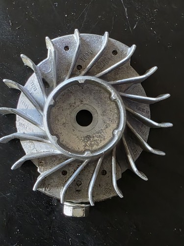 Volant moteur taille haie - taille,