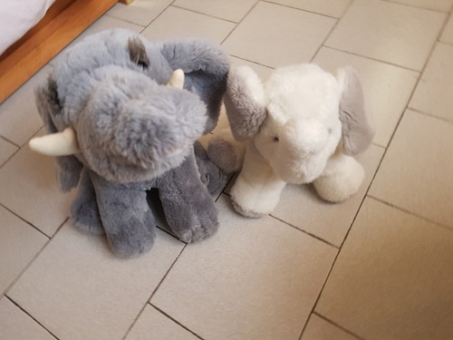 Lot peluches elephant assis - ,