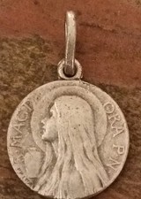 Médaille Religieuse Ancienne