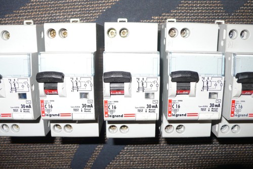 Disjoncteur differentiel 16a - differentiel,