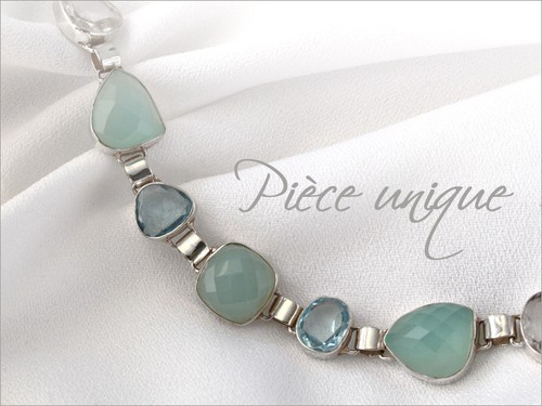 Gros bracelet avec - , pierres