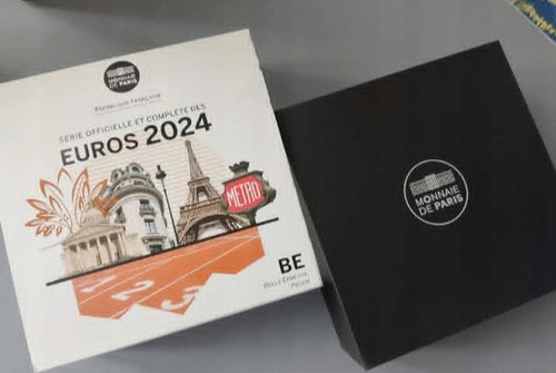 Coffret série officielle - be,