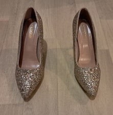 Escarpins à talons aiguilles