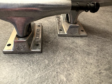 Paire de trucks de skateboard