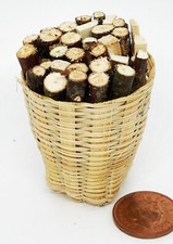 Maison de Poupées Panier