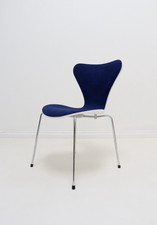 FRITZ HANSEN Chair Series 7  Royal Navy Blue Upholstered Arne Jacobsen 1998