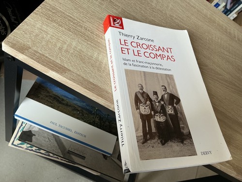 Croissant le - le,