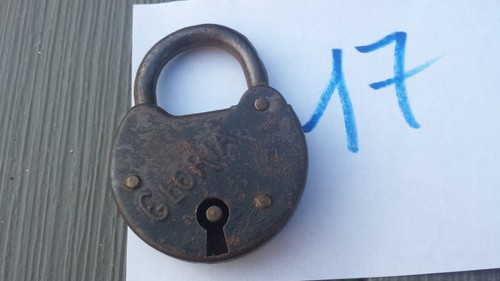 Ancien petit cadenas - 17/,