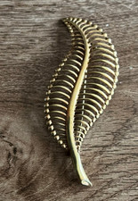 bijoux broche ancien N736 plume