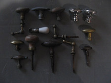 ++"544.11"   LOT DE 14 ANCIENNES POIGNEES DE PORTES OU MEUBLES