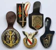 Superbe LOT DE 5 INSIGNES MILITAIRES divers DRAGO A. BERTRAND DELSART FRAISSE
