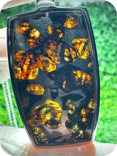 Pendentif pallasite de - pallasite,