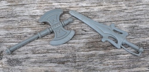 Lot armes hache épée - lot,
