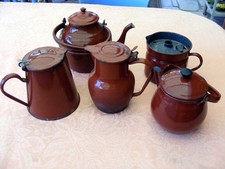 5 pots très anciens en tole
