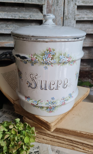Ancien pot epice - pot, a