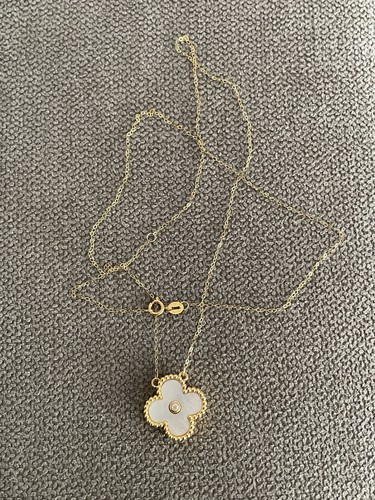 Collier carats 750 - 18,