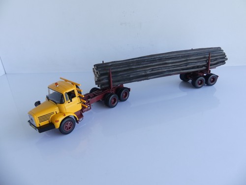 Ixo camion tracteur - 1:43,