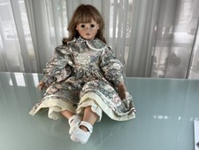 Poupée d'artiste poupée en