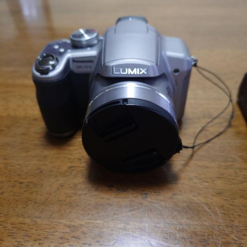 Appareil photo compact zoom - compact,