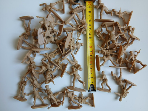 Lots soldats en plastique - ,