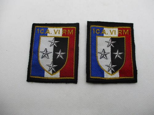 Lot deux insignes ecussons - de,