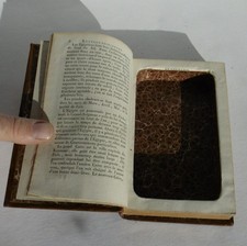 LIVRE A SECRET LIVRE CACHETTE